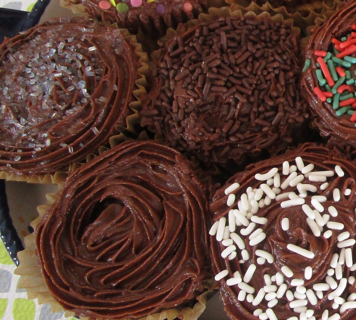 Vegan Chocolate & Vanilla Cupcakes